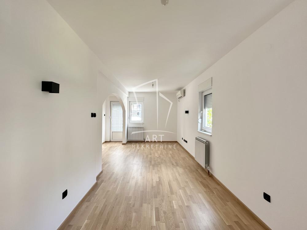 Stan na prodaju u Beogradu, Vojvode Stepe, trosoban, 71m2, cena 245000 evra