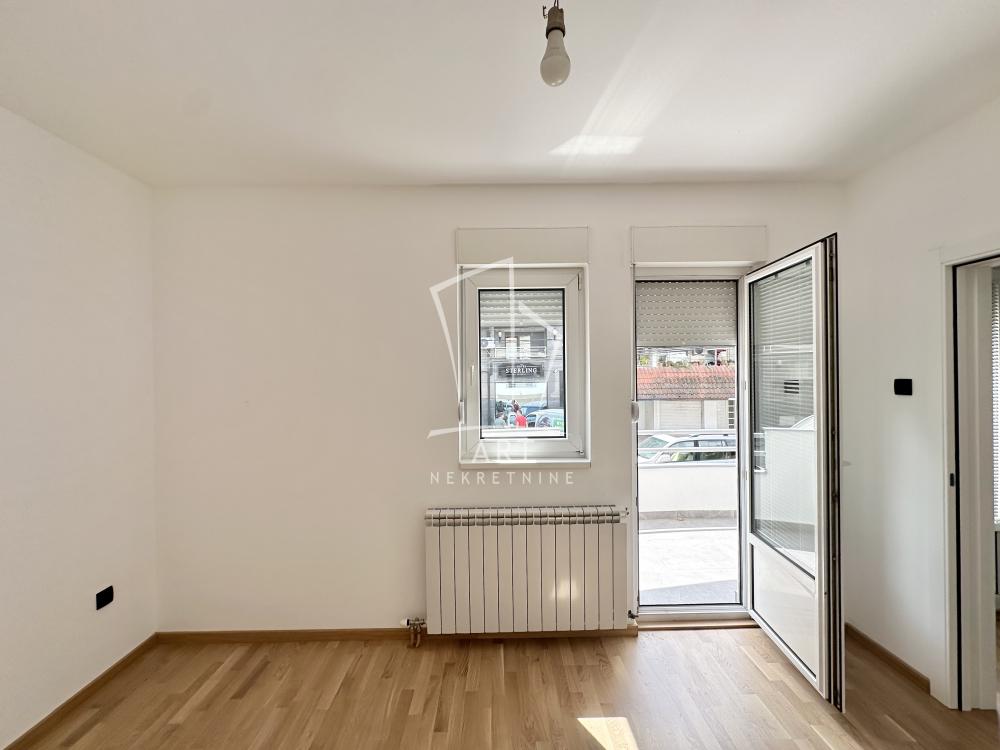 Stan na prodaju u Beogradu, Vojvode Stepe, trosoban, 71m2, cena 245000 evra