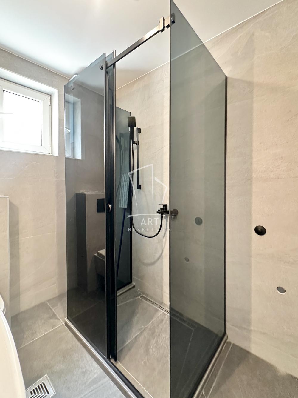 Stan na prodaju u Beogradu, Vojvode Stepe, trosoban, 71m2, cena 245000 evra