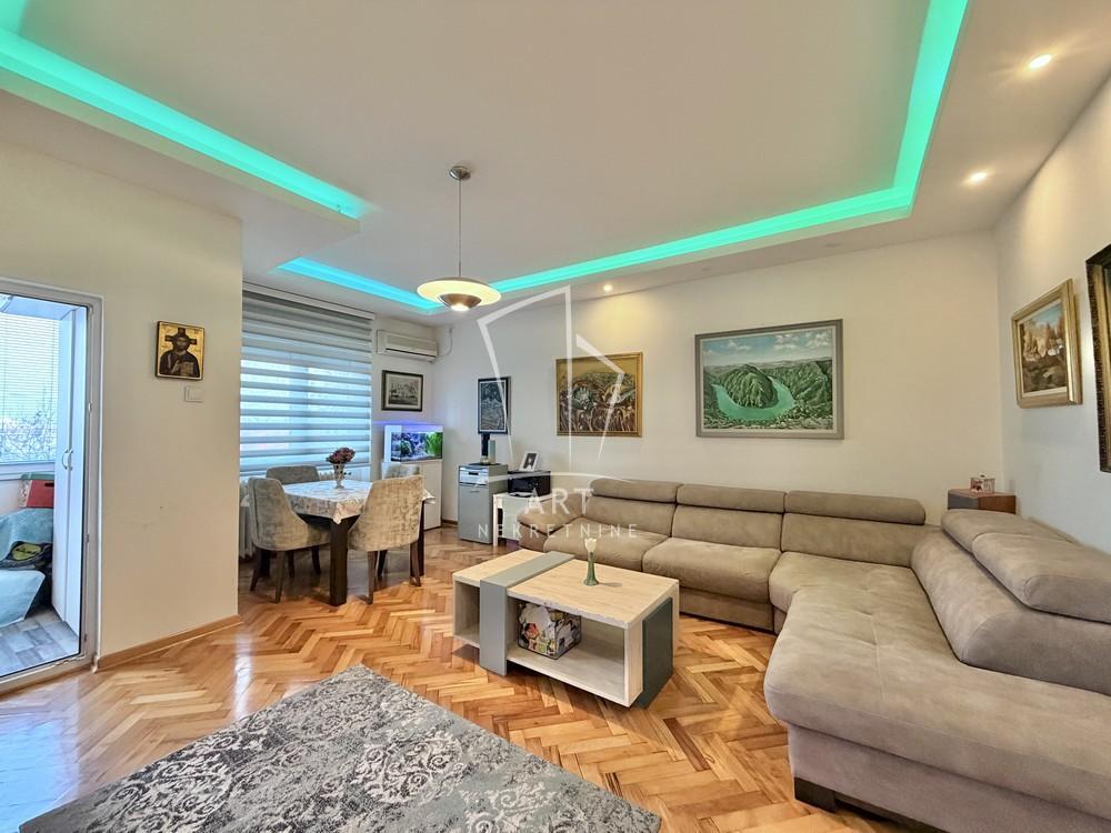 Stan na prodaju u Beogradu, Senjak, trosoban, 73m2, cena 299000 evra