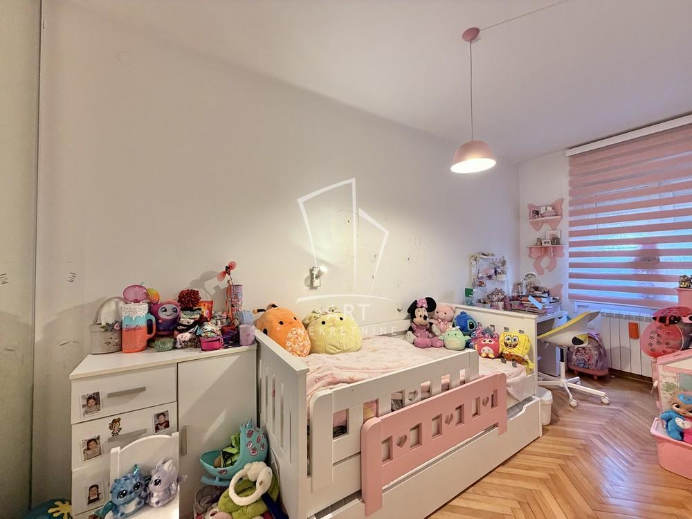 Stan na prodaju u Beogradu, Senjak, trosoban, 73m2, cena 299000 evra