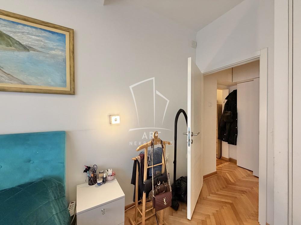 Stan na prodaju u Beogradu, Senjak, trosoban, 73m2, cena 299000 evra