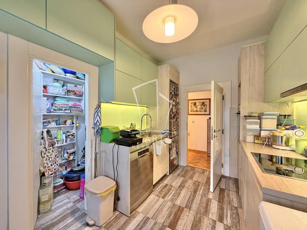 Stan na prodaju u Beogradu, Senjak, trosoban, 73m2, cena 299000 evra