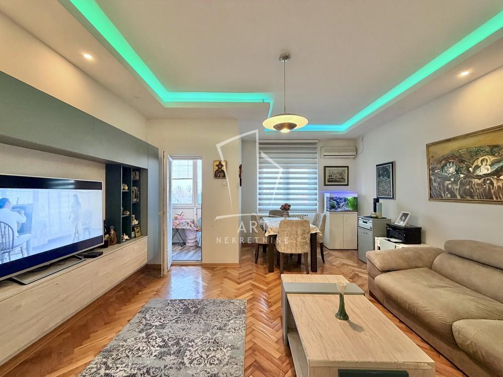 Stan na prodaju u Beogradu, Senjak, trosoban, 73m2, cena 299000 evra