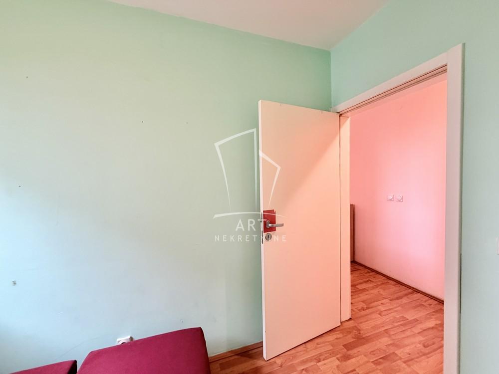 Stan na prodaju u Beogradu, Borča, jednoiposoban, 45m2, cena 90000 evra