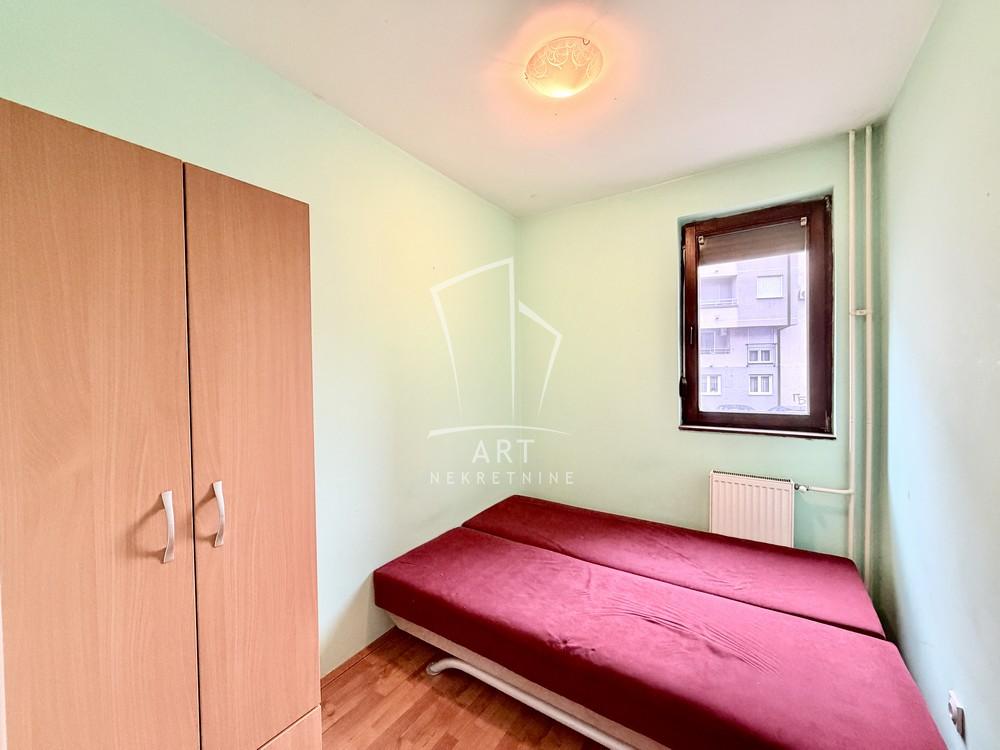 Stan na prodaju u Beogradu, Borča, jednoiposoban, 45m2, cena 90000 evra