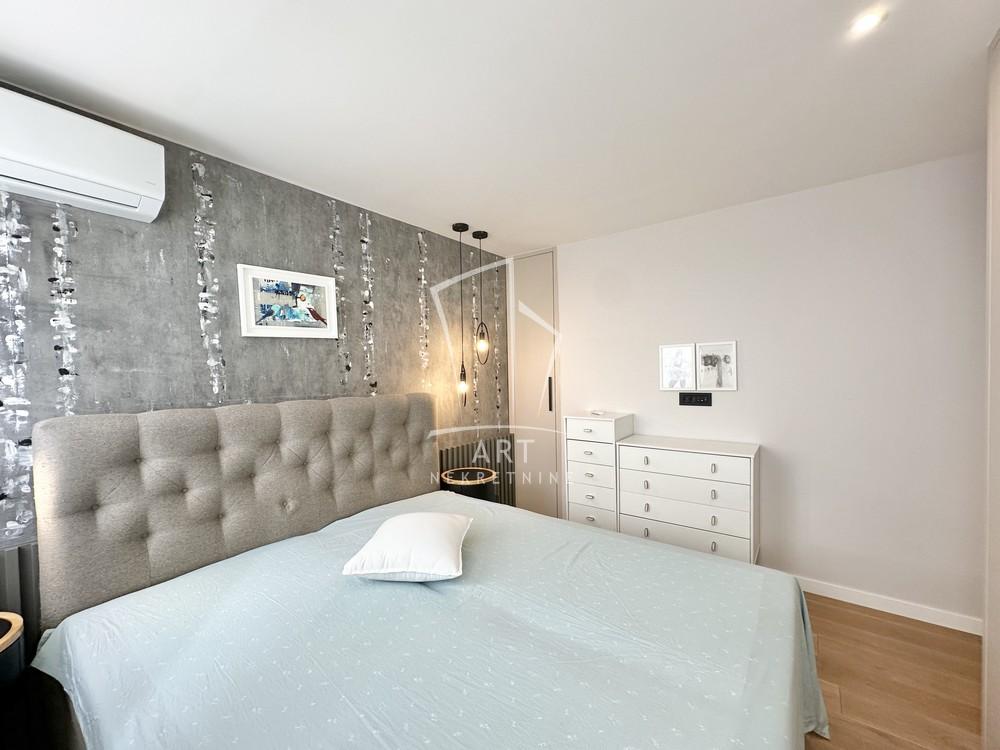 Stan na prodaju u Beogradu, Zvezdara, trosoban, 68m2, cena 265000 evra