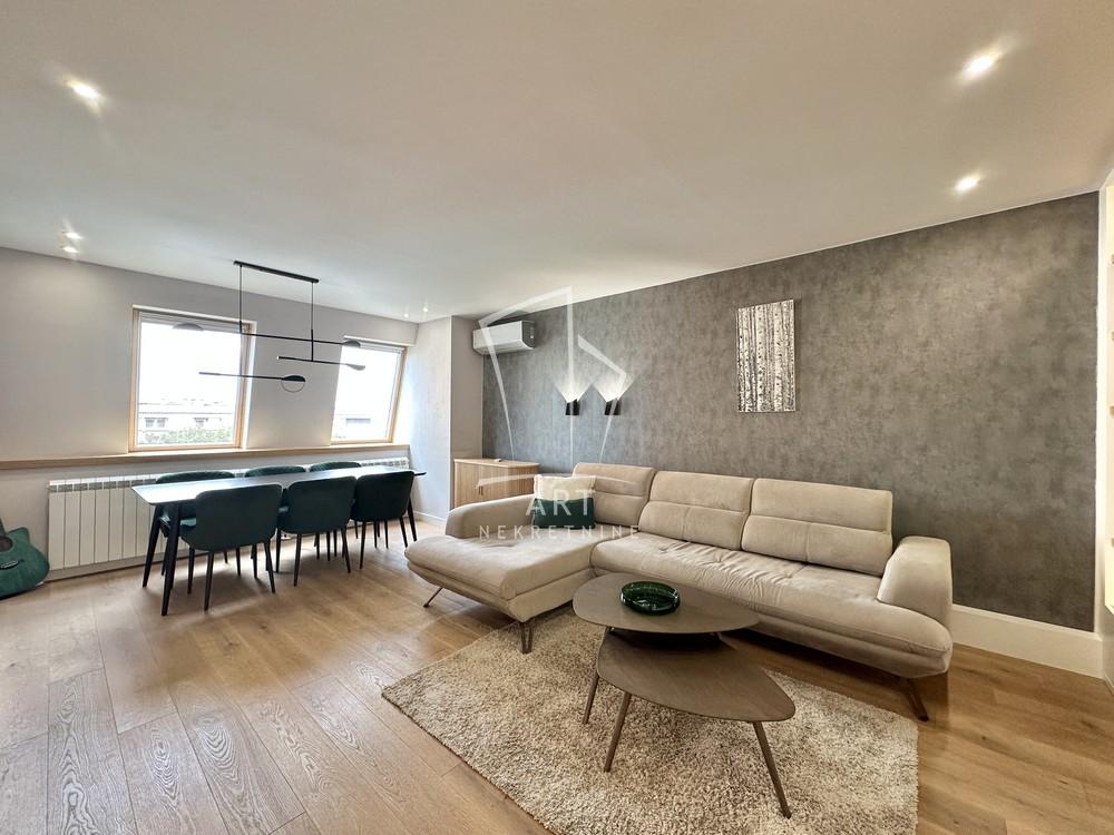 Stan na prodaju u Beogradu, Zvezdara, trosoban, 68m2, cena 265000 evra