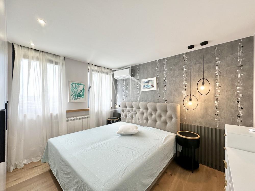 Stan na prodaju u Beogradu, Zvezdara, trosoban, 68m2, cena 265000 evra