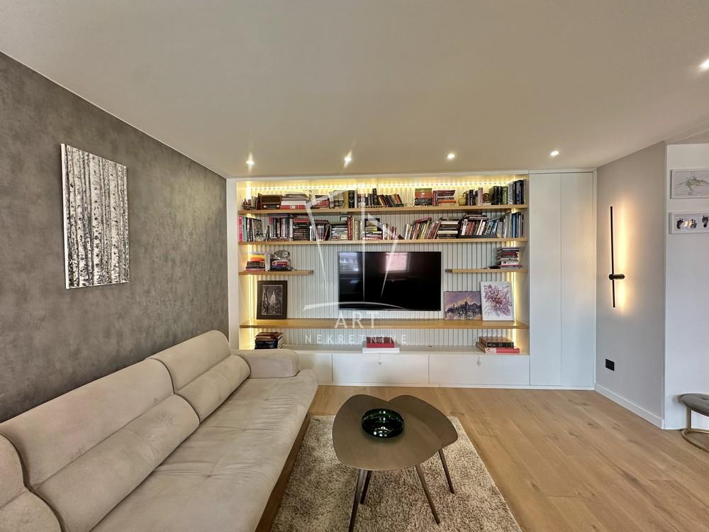 Stan na prodaju u Beogradu, Zvezdara, trosoban, 68m2, cena 265000 evra