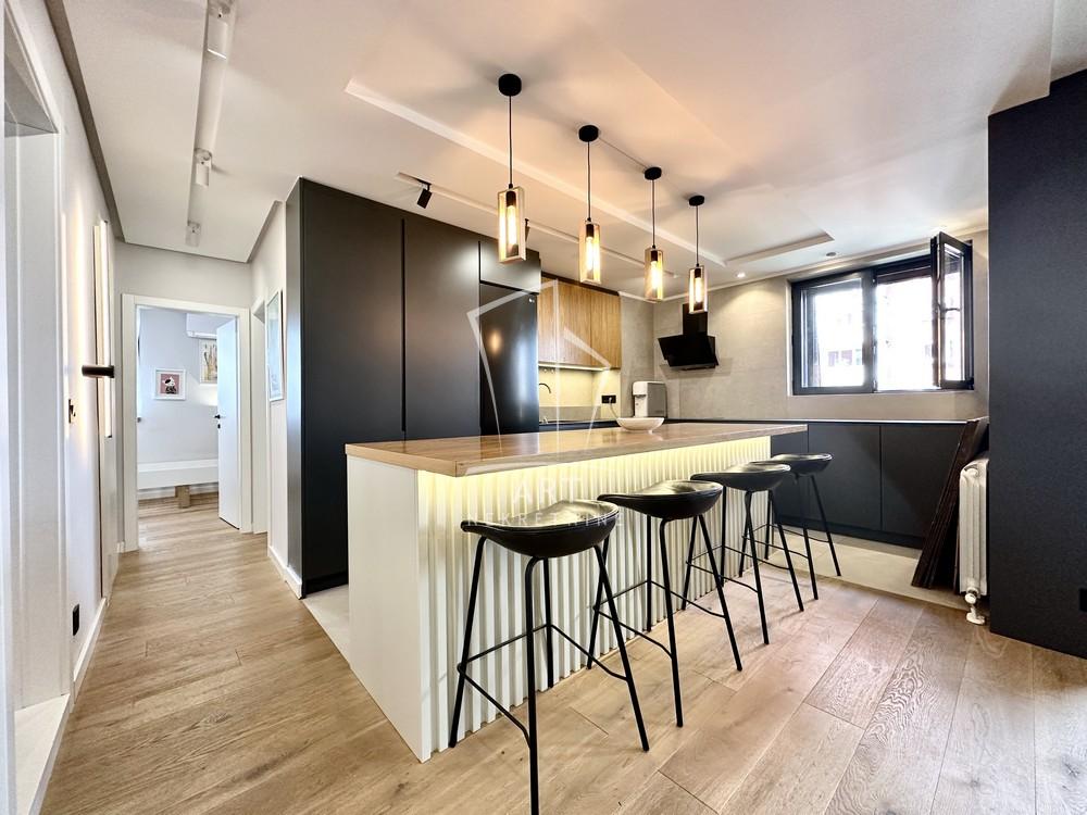 Stan na prodaju u Beogradu, Zvezdara, trosoban, 68m2, cena 265000 evra