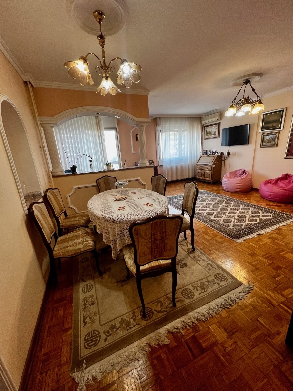 Stan na prodaju u Beogradu, Banjica, trosoban, 82m2, cena 197000 evra