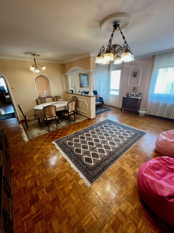 Stan na prodaju u Beogradu, Banjica, trosoban, 82m2, cena 197000 evra