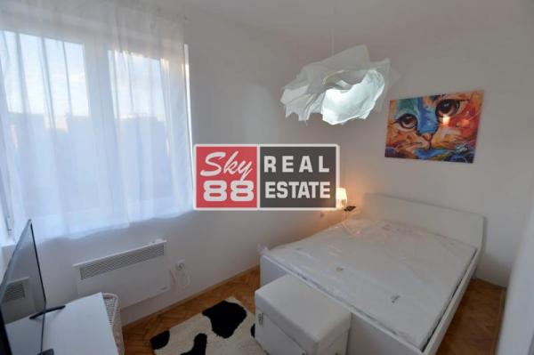 Stan na prodaju u Beogradu, Kalenić pijaca, dvosoban, 48m2, cena 179000 evra