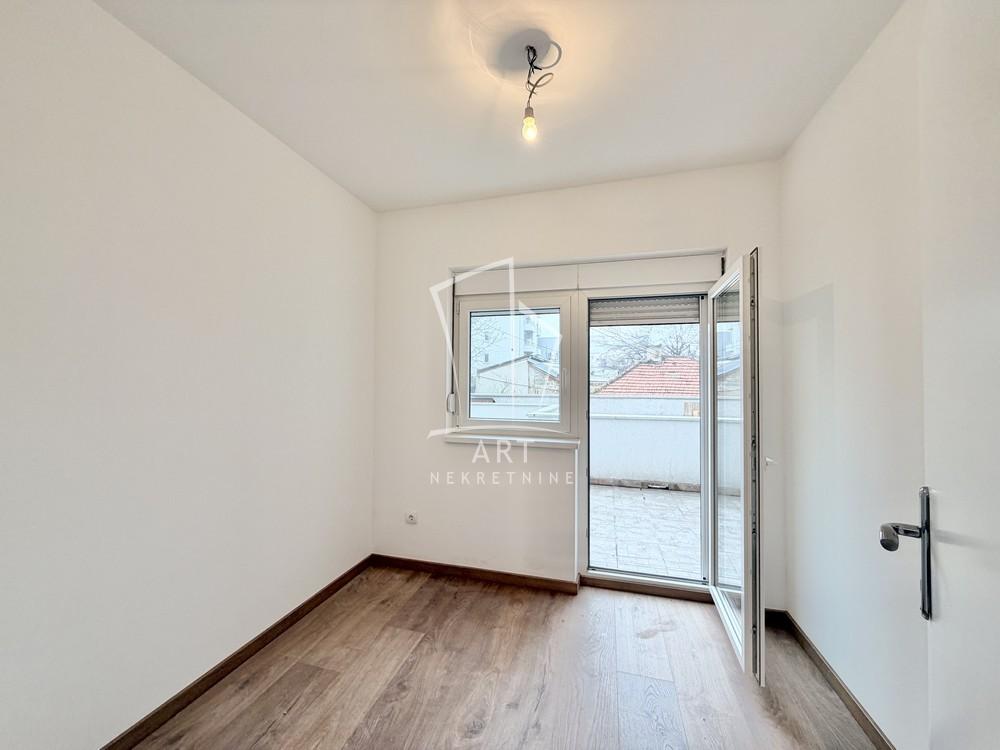 Stan na prodaju u Beogradu, Vračar, dvoiposoban, 56m2, cena 210000 evra