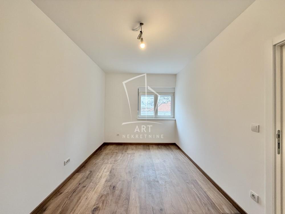 Stan na prodaju u Beogradu, Vračar, dvoiposoban, 56m2, cena 210000 evra