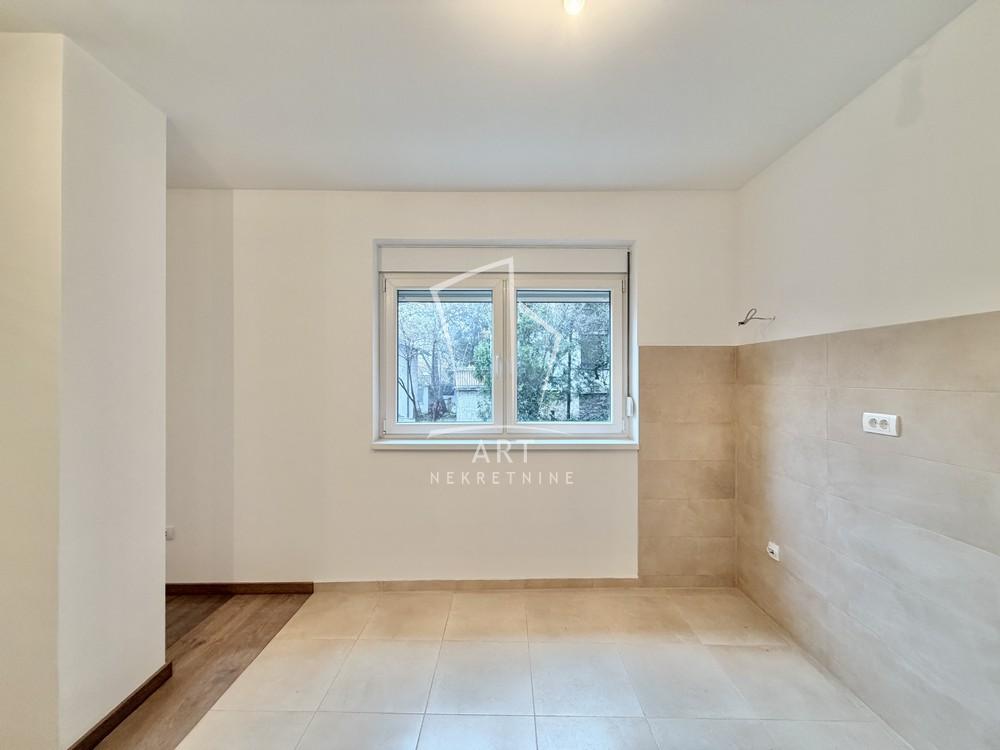 Stan na prodaju u Beogradu, Vračar, dvoiposoban, 56m2, cena 210000 evra