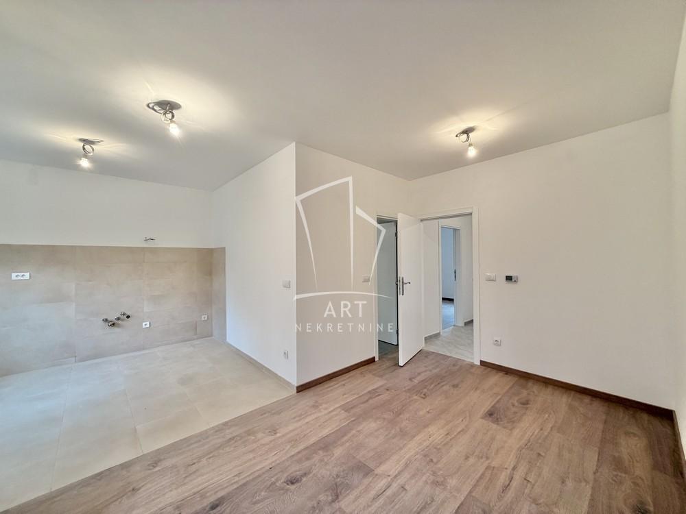 Stan na prodaju u Beogradu, Vračar, dvoiposoban, 56m2, cena 210000 evra