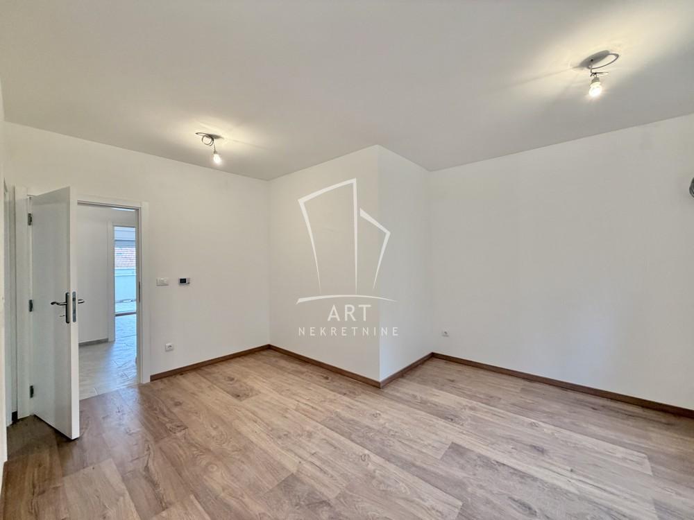 Stan na prodaju u Beogradu, Vračar, dvoiposoban, 56m2, cena 210000 evra