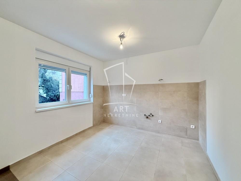 Stan na prodaju u Beogradu, Vračar, dvoiposoban, 56m2, cena 210000 evra