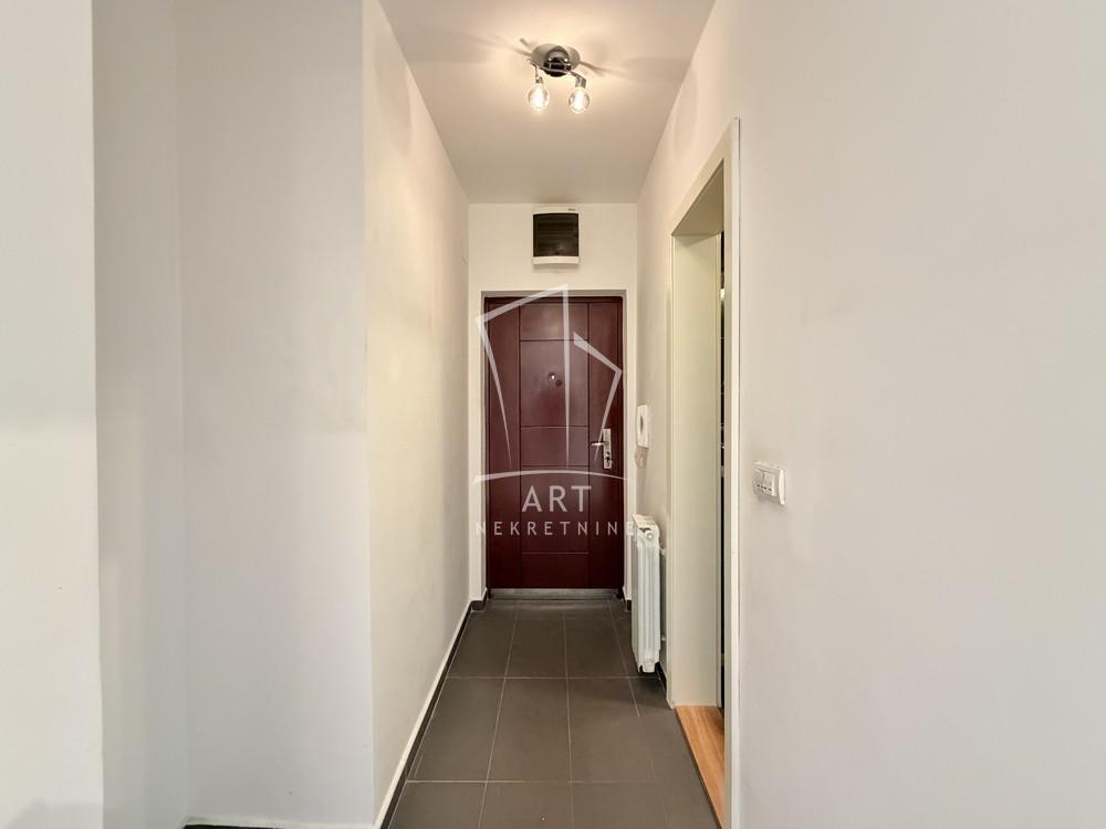 Stan na prodaju u Beogradu, Mirijevo, dvoiposoban, 51m2, cena 100000 evra