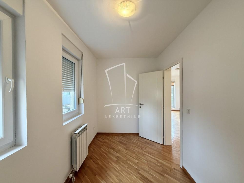 Stan na prodaju u Beogradu, Mirijevo, dvoiposoban, 51m2, cena 100000 evra