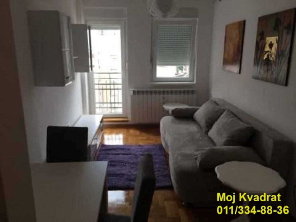 Stan na prodaju u Beogradu, Beograd (Mašinski fakultet), jednoiposoban, 33m2, cena 150000 evra