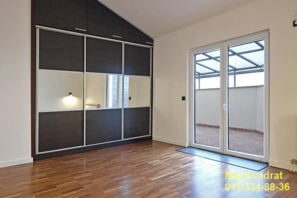 Stan na prodaju u Beogradu, Saobraćajni fakultet, trosoban, 172m2, cena 430000 evra