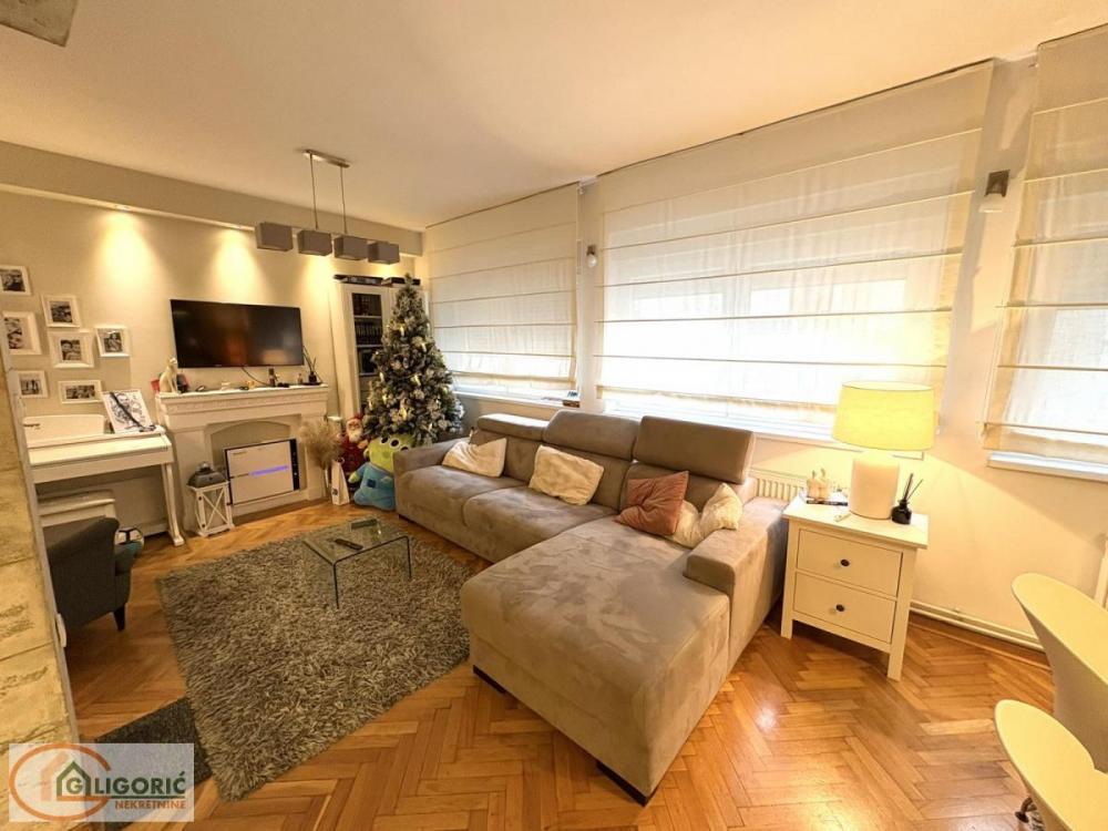 Stan na prodaju u Beogradu, Vračar (Centar), troiposoban, 74m2, cena 269000 evra