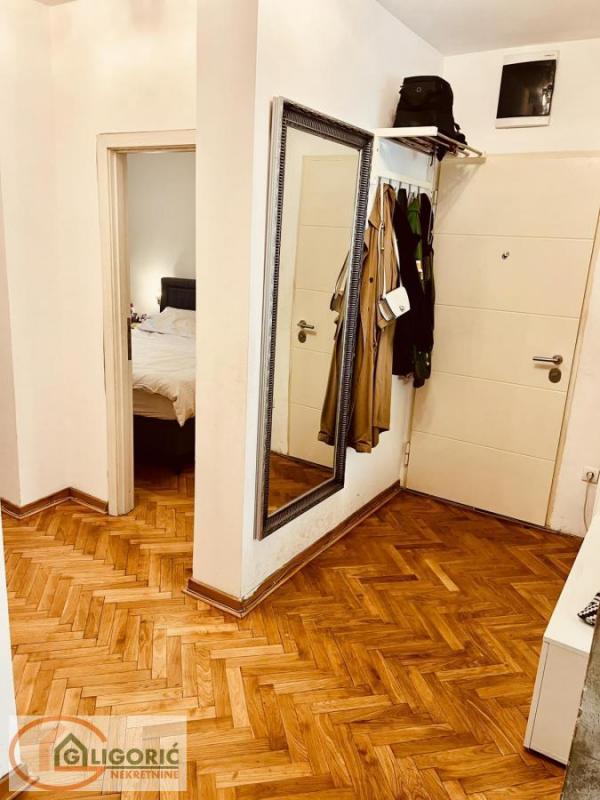 Stan na prodaju u Beogradu, Vračar (Centar), troiposoban, 74m2, cena 269000 evra