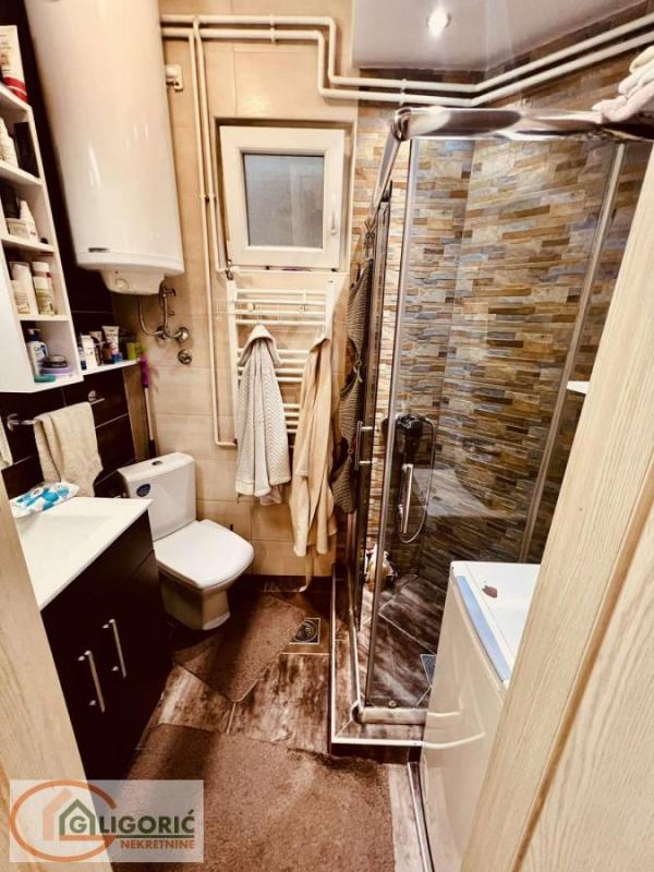 Stan na prodaju u Beogradu, Vračar (Centar), troiposoban, 74m2, cena 269000 evra