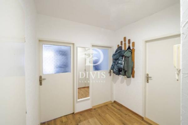 Stan na prodaju u Beogradu, Zemun, dvosoban, 58m2, cena 235000 evra