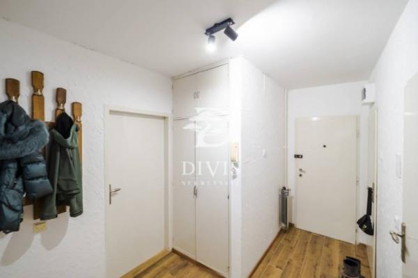 Stan na prodaju u Beogradu, Zemun, dvosoban, 58m2, cena 235000 evra