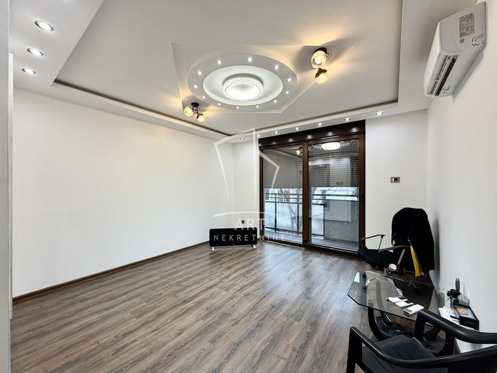 Stan na prodaju u Beogradu, Činovnička kolonija, dvosoban, 58m2, cena 175000 evra