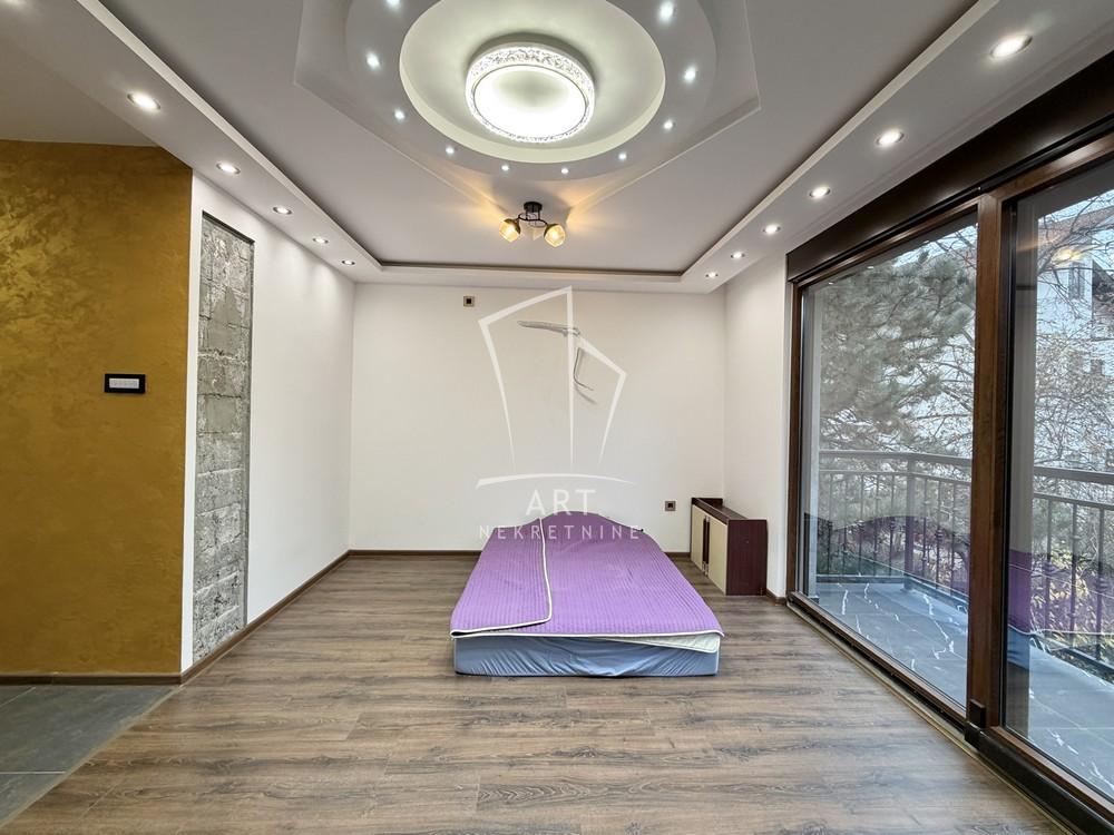 Stan na prodaju u Beogradu, Činovnička kolonija, dvosoban, 58m2, cena 175000 evra