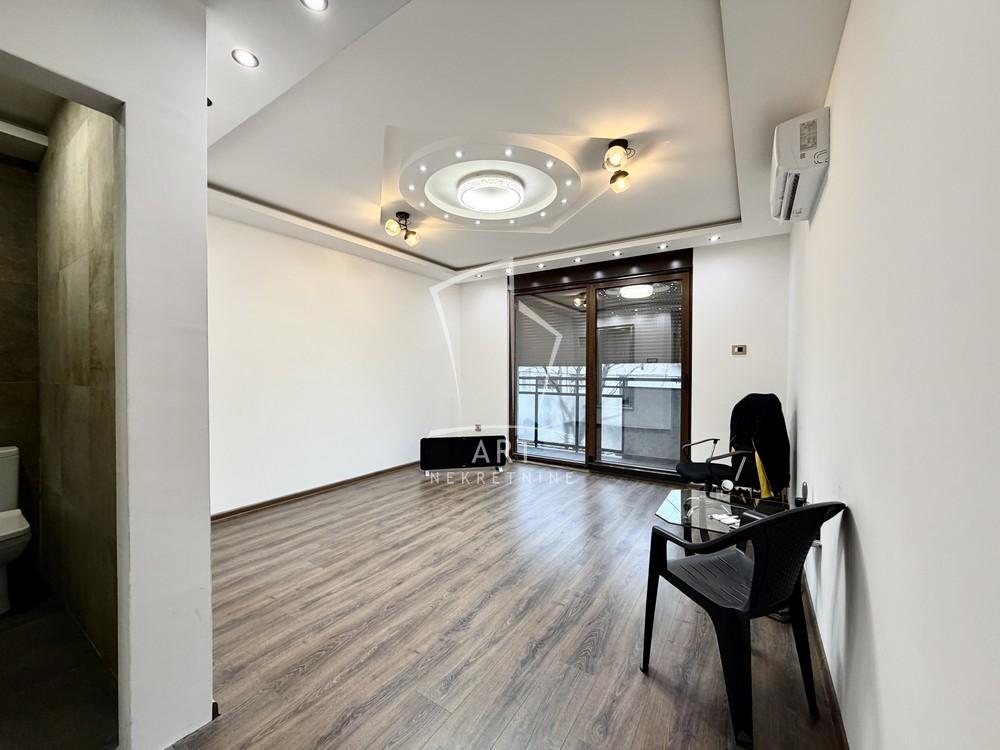 Stan na prodaju u Beogradu, Činovnička kolonija, dvosoban, 58m2, cena 175000 evra