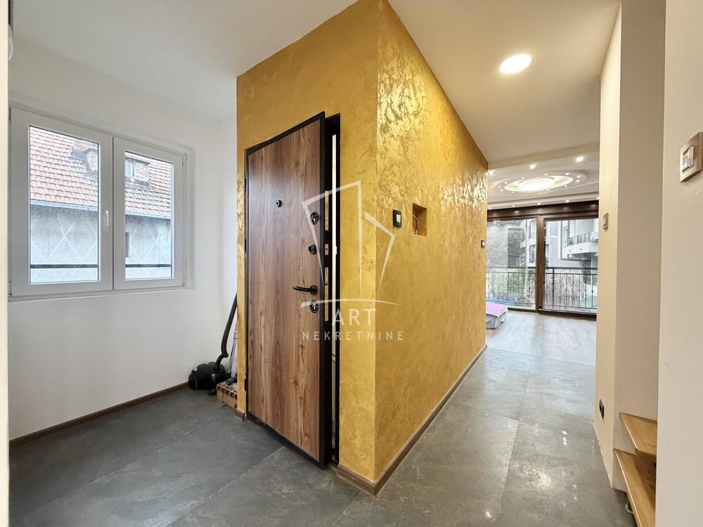 Stan na prodaju u Beogradu, Činovnička kolonija, dvosoban, 58m2, cena 175000 evra