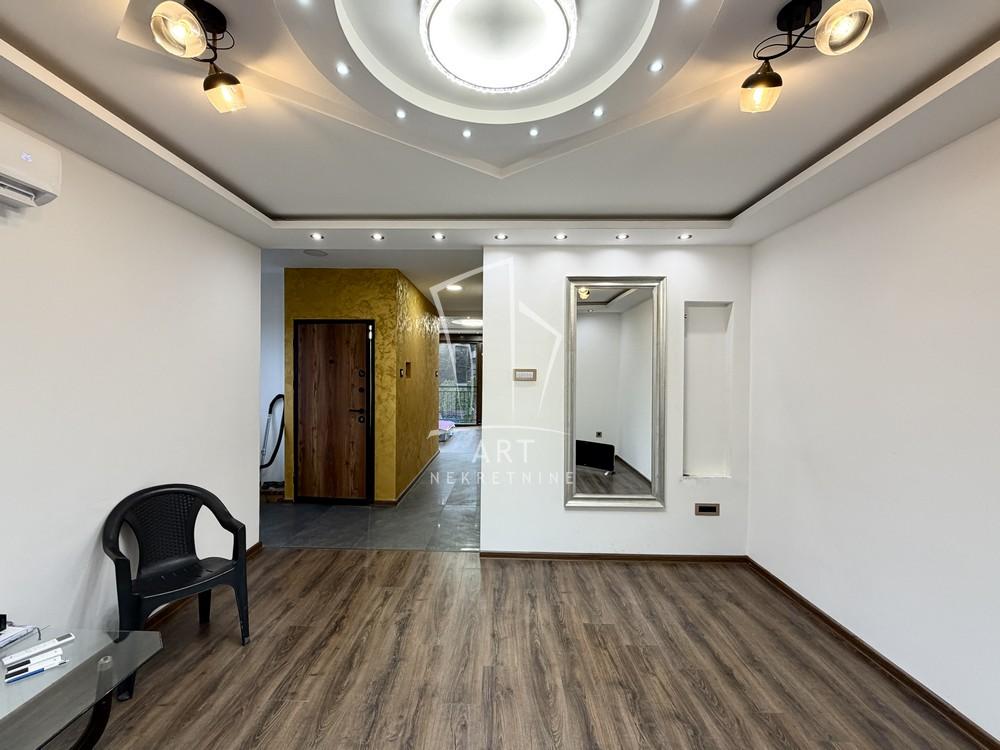 Stan na prodaju u Beogradu, Činovnička kolonija, dvosoban, 58m2, cena 175000 evra