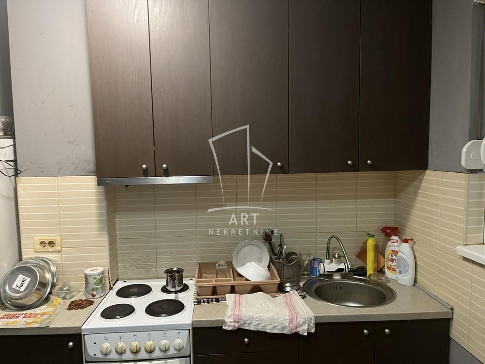 Stan na prodaju u Beogradu, Zemun, jednoiposoban, 34m2, cena 70000 evra