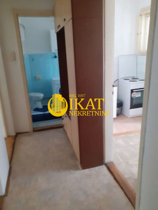 Stan na prodaju u Beogradu, Zemun, dvosoban, 65m2, cena 190000 evra