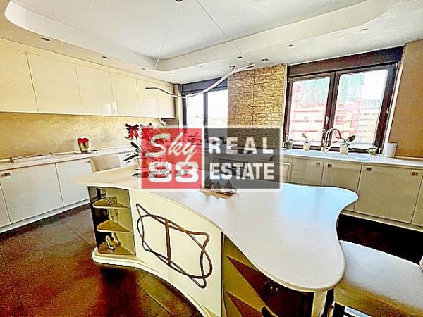 Stan na prodaju u Beogradu, Vračar (Hram), cetvorosoban, 214m2, cena 1450000 evra