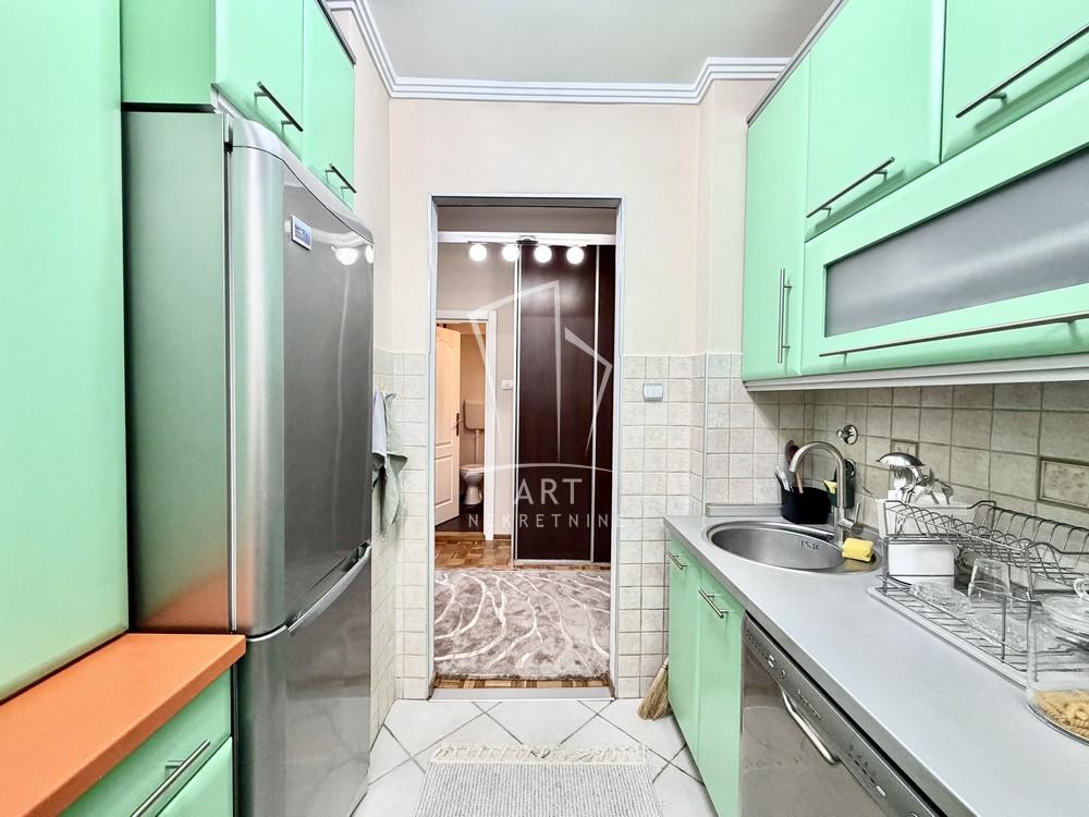 Stan na prodaju u Beogradu, Borča, dvosoban, 56m2, cena 139000 evra