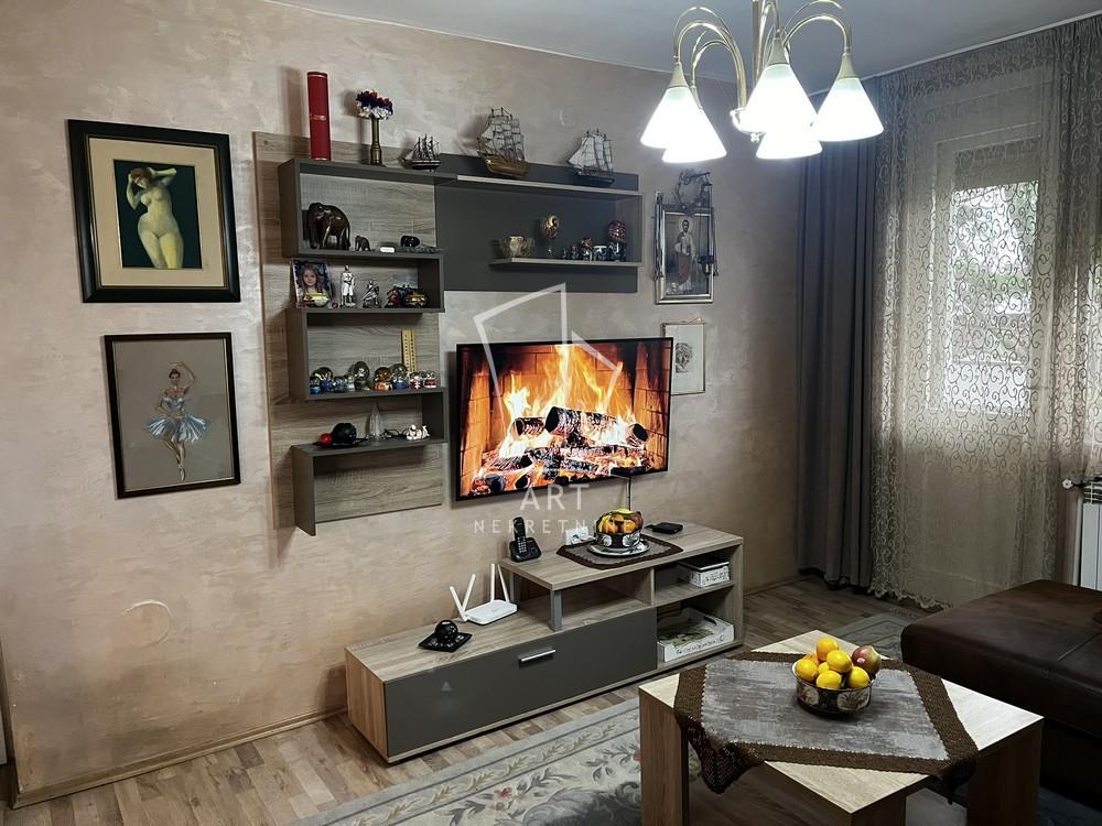 Stan na prodaju u Beogradu, Karaburma, 110m2, cena 278000 evra