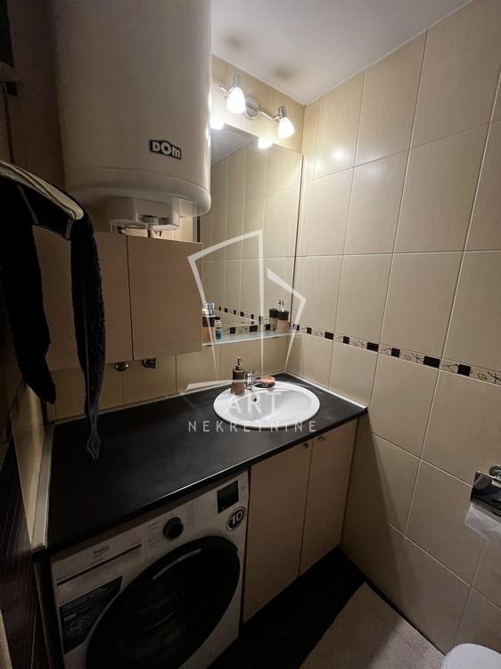 Stan na prodaju u Beogradu, Karaburma, 110m2, cena 278000 evra