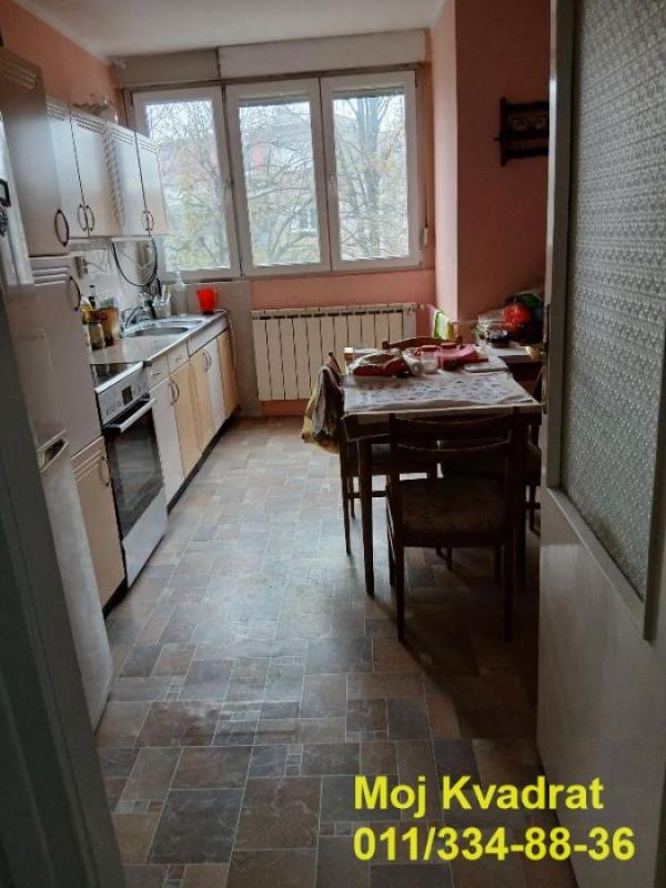 Stan na prodaju u Beogradu, Kalenić pijaca, dvosoban, 65m2, cena 290000 evra