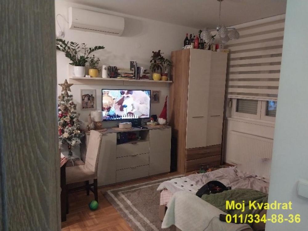 Stan na prodaju u Beogradu, Voždovac, jednoiposoban, 37m2, cena 125000 evra