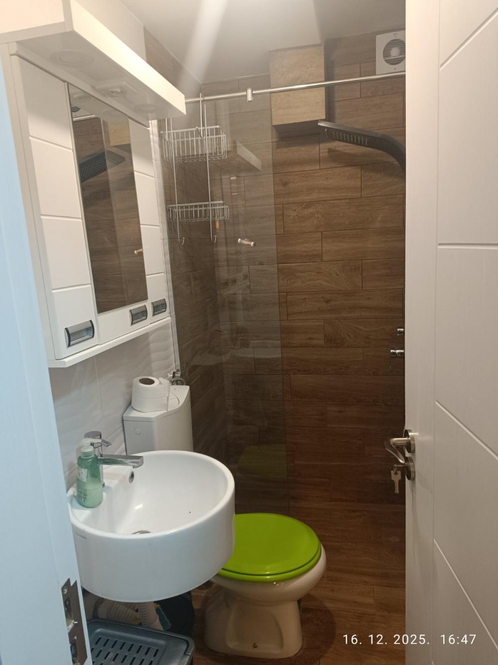 Stan na prodaju u Beogradu, Borča, trosoban, 75m2, cena 150000 evra