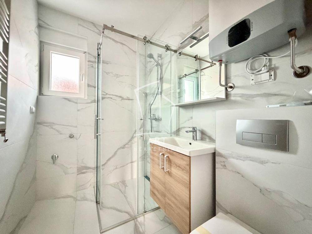 Stan na prodaju u Beogradu, Borča, jednoiposoban, 45m2, cena 118800 evra