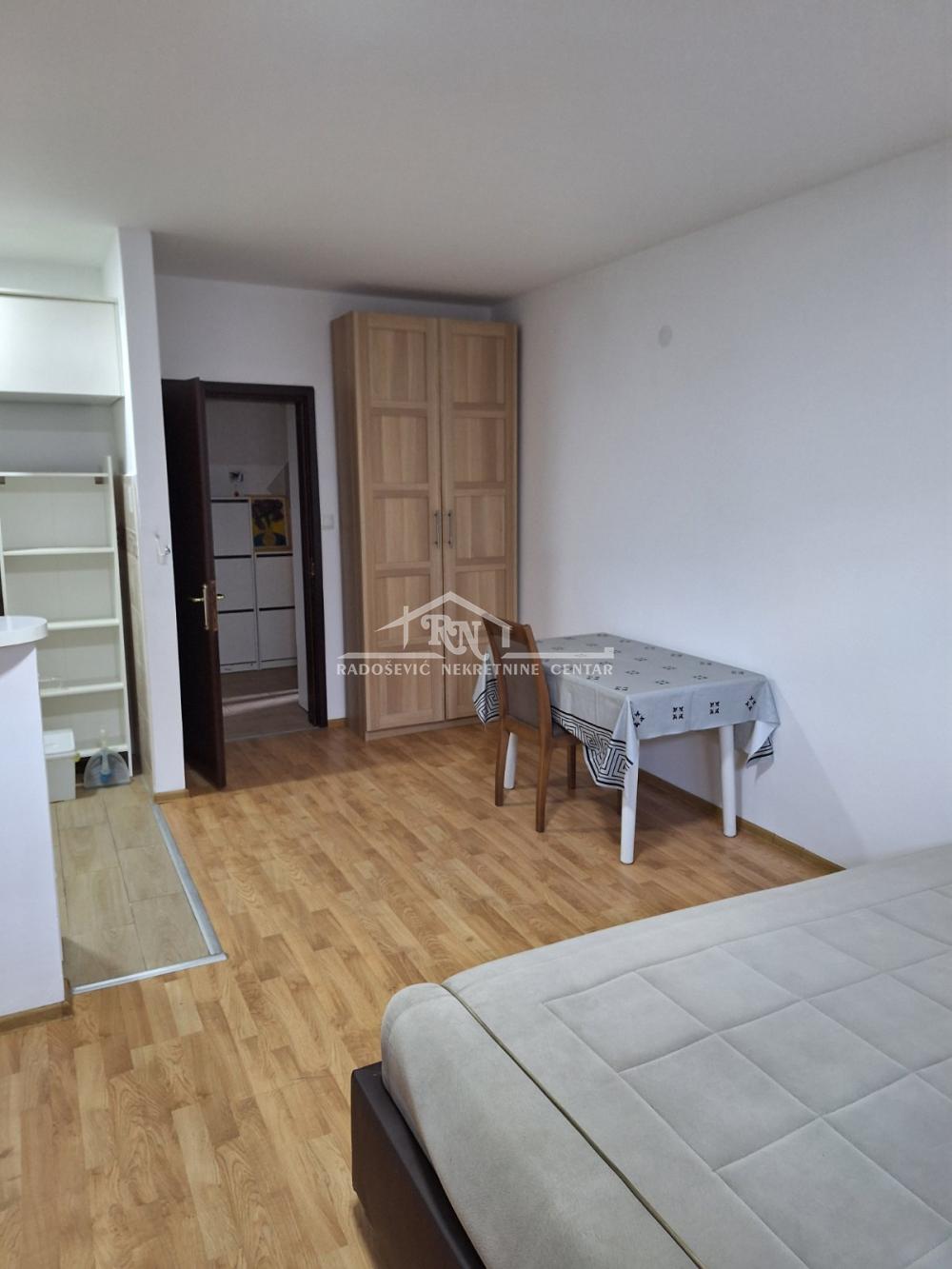 Stan na prodaju u Beogradu, Kaluđerica, jednoiposoban, 38m2, cena 66000 evra