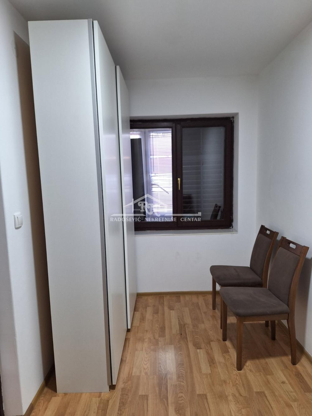 Stan na prodaju u Beogradu, Kaluđerica, jednoiposoban, 38m2, cena 66000 evra